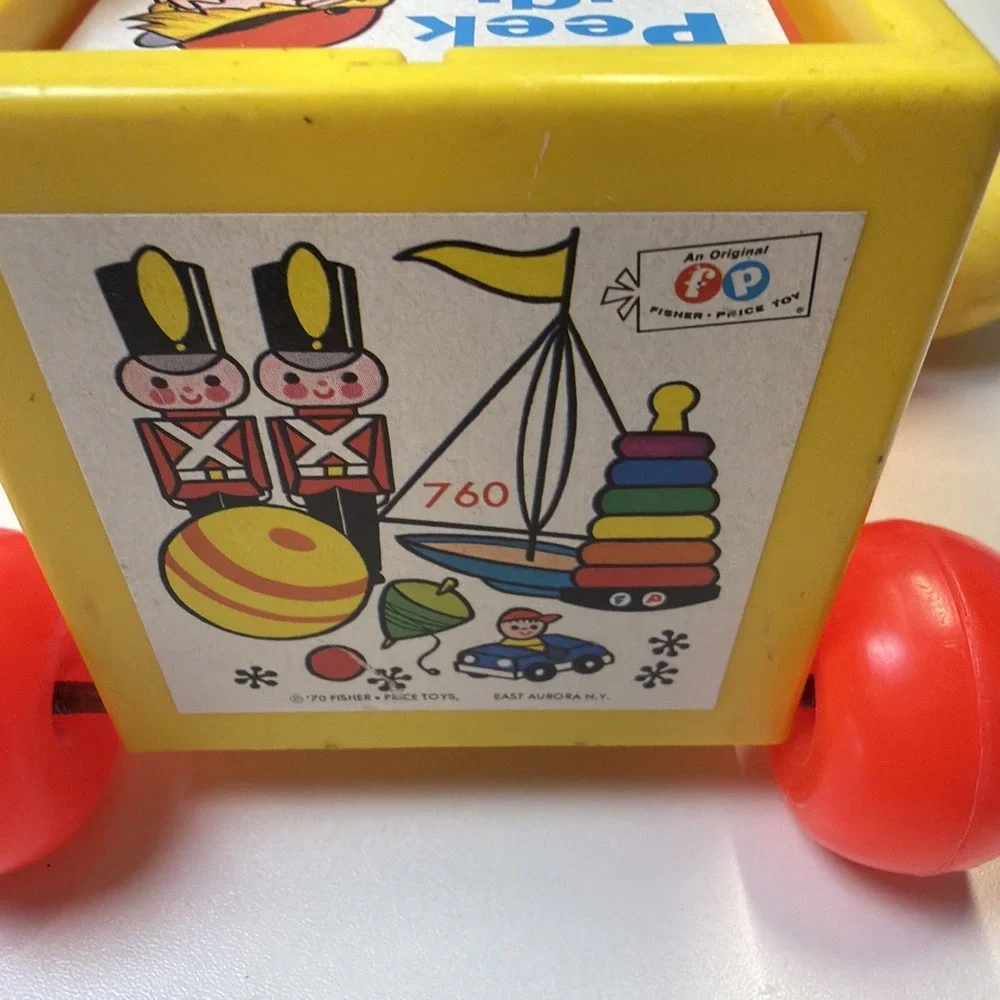 Vintage 1970 FISHER PRICE Peek-a-Boo Block Classic Pull Toy - WORKS